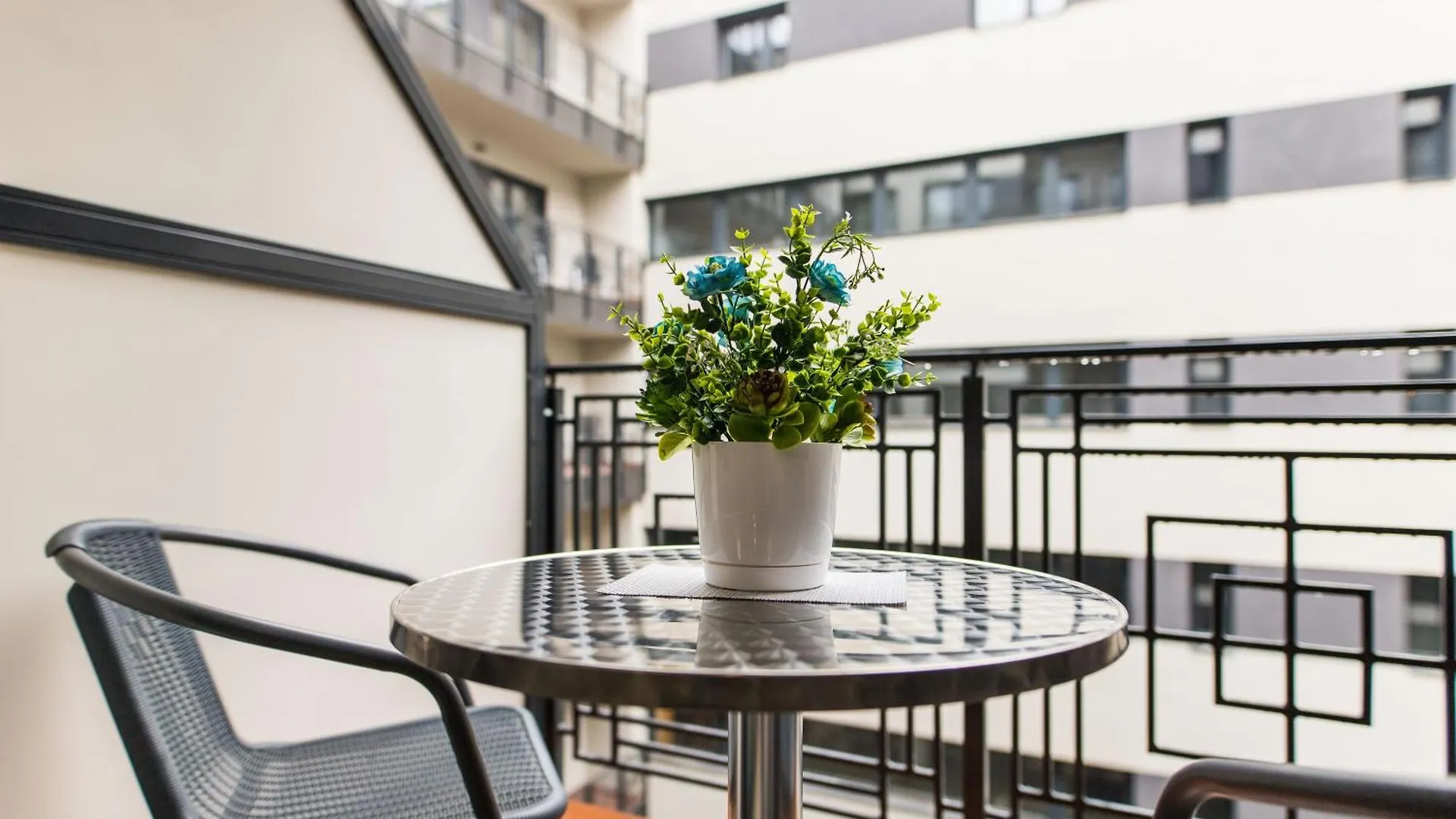 Royal Studio In The Center With Free Parking! Budapest Hungary