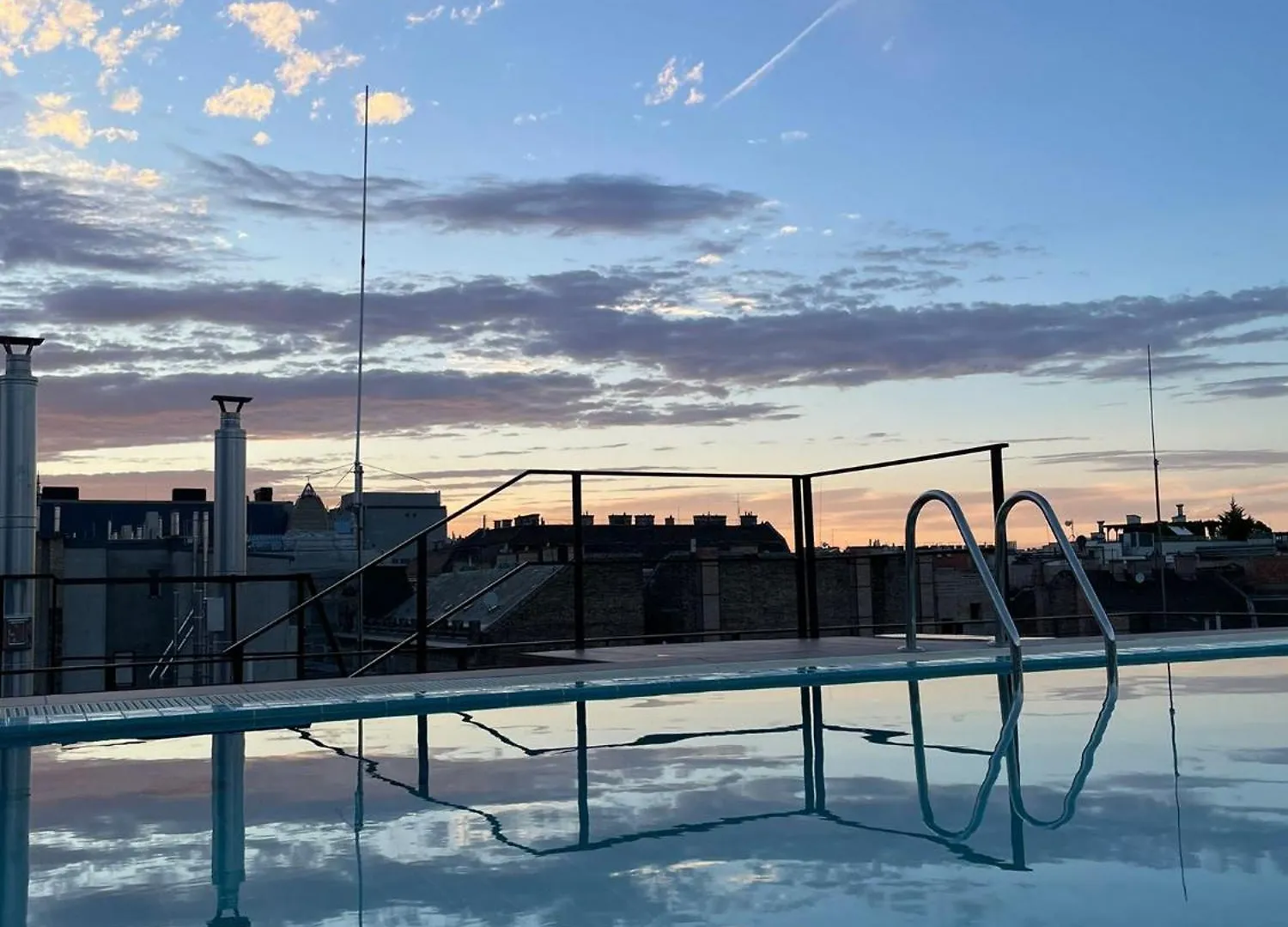 Royal Studio In The Center With Free Parking! Будапешт Апартаменты