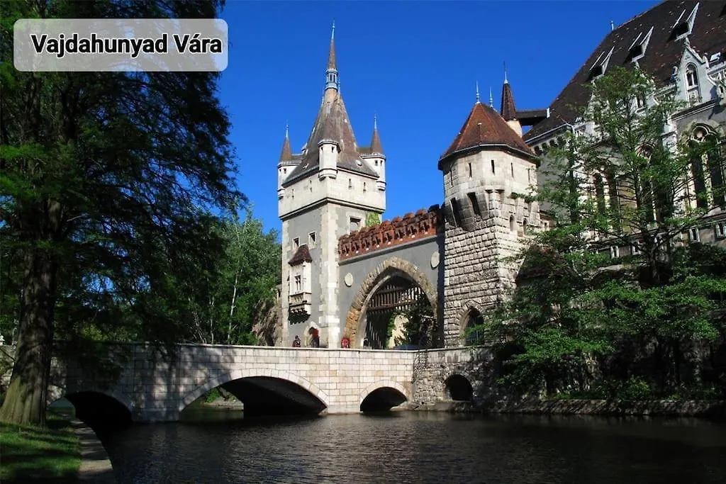Royal Studio In The Center With Free Parking! Будапешт 0*,